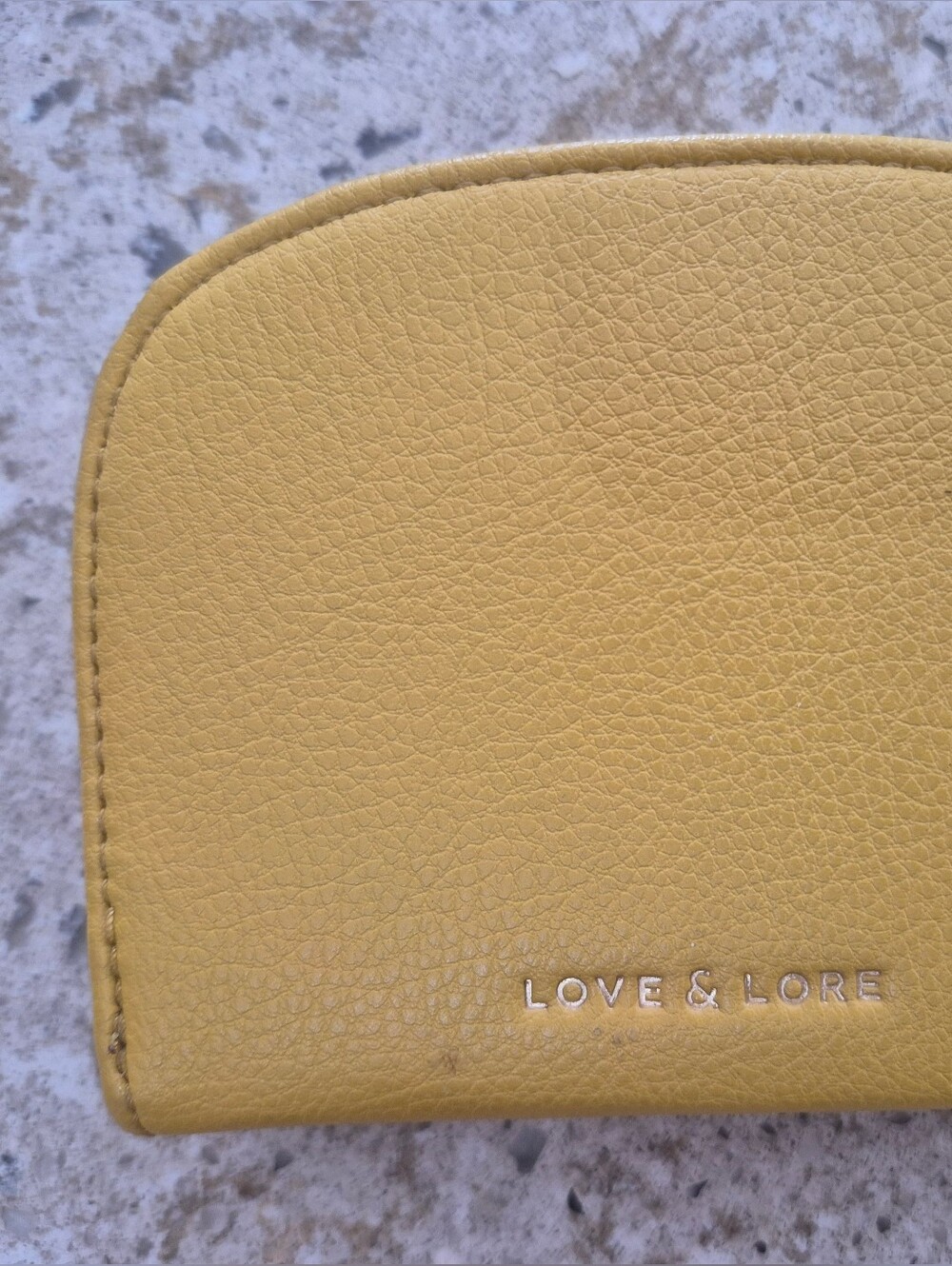 Love & Lore Women's Zip Wallet